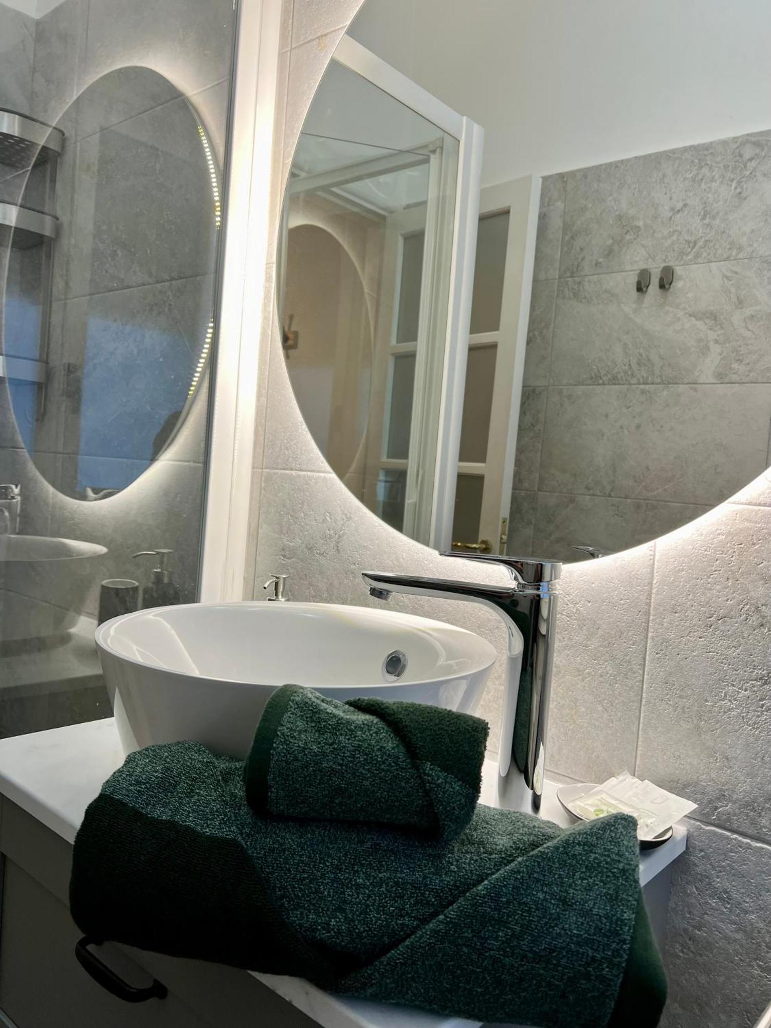 La Bella Milano Charme Apartment 3 Km Away From Duomo/ Netflix & Wi-Fi Included Экстерьер фото